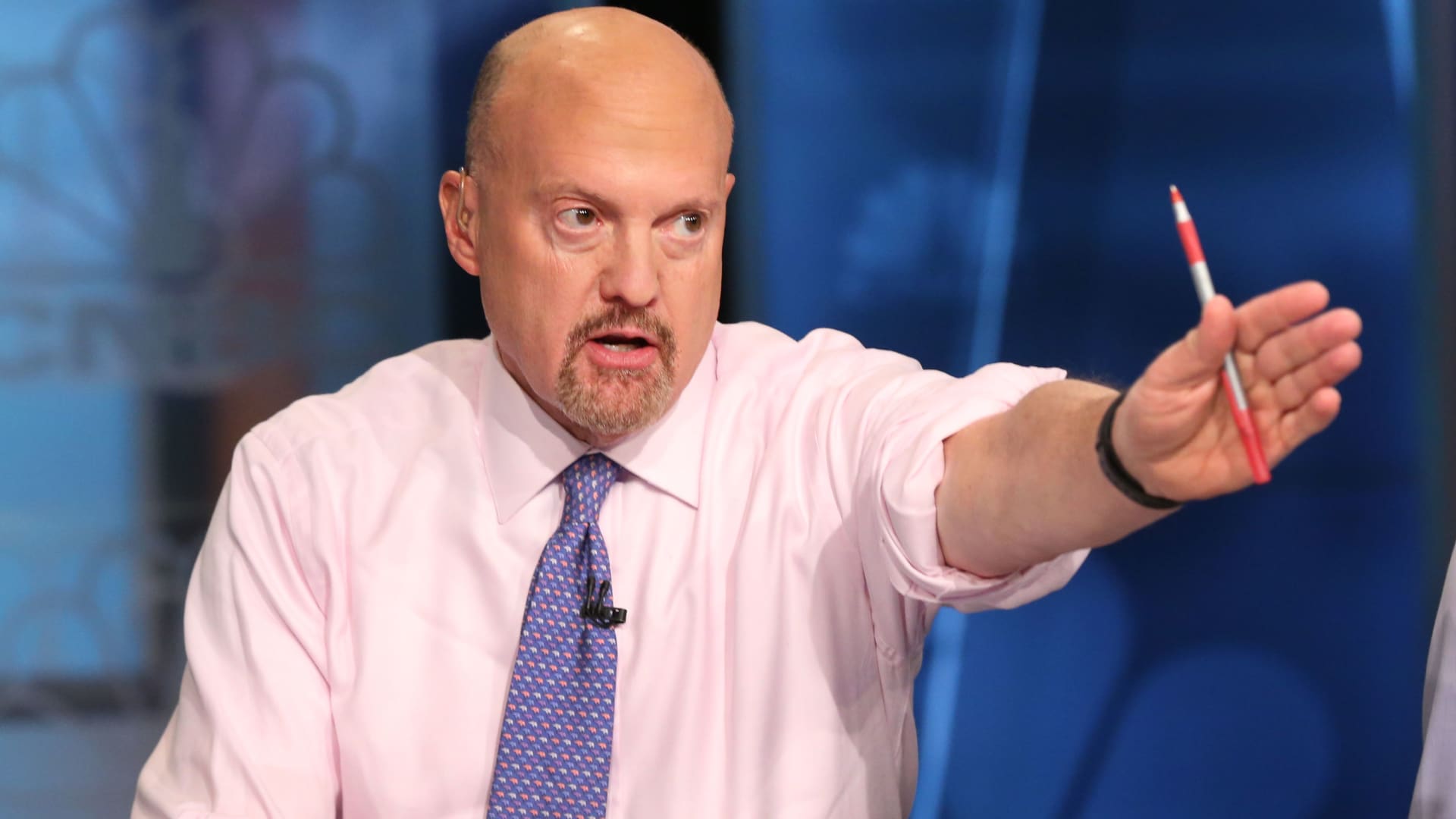 Jim Cramer lists five market sectors that are working and five that are not
