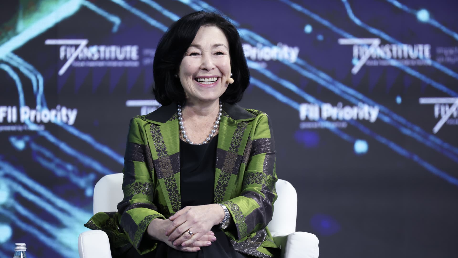 Oracle’s stock closes out best week since 2001 on cloud momentum