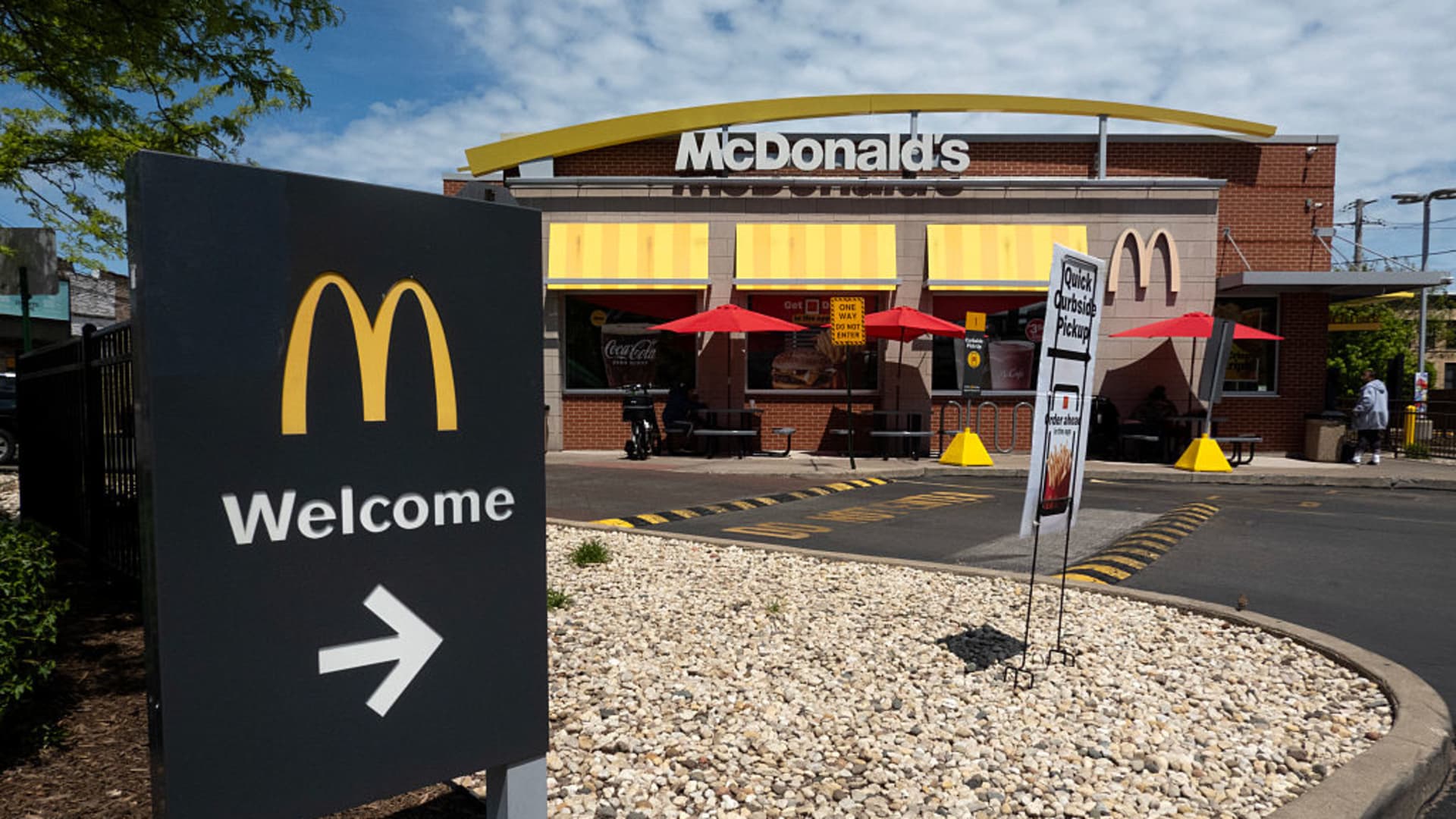Top Wall Street analysts like these 3 dividend stocks for enhanced returns