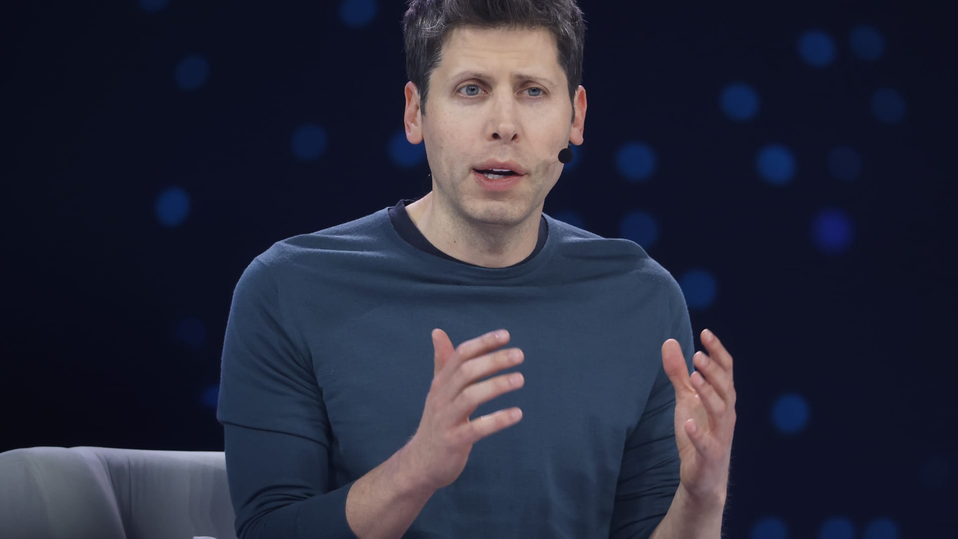 OpenAI’s Altman says Meta tried to poach staff with 0 million bonuses