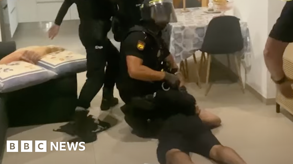 48 International Cocaine Gang arrested for gang bust