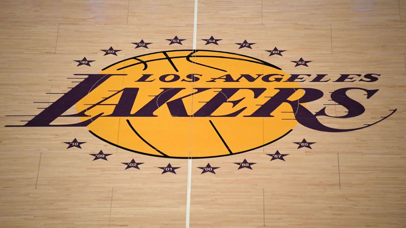 Buss family agrees to sell Lakers to Mark Walter at B valuation