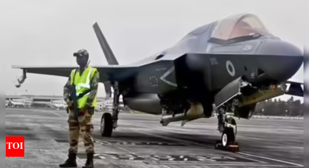 UK says it will buy F-35 jets capable of carrying nuclear bombs