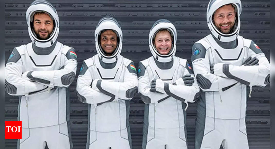 Axiom-4 astronaut crew: Spacewalker, fighter pilot, skyjumper, & radiation specialist