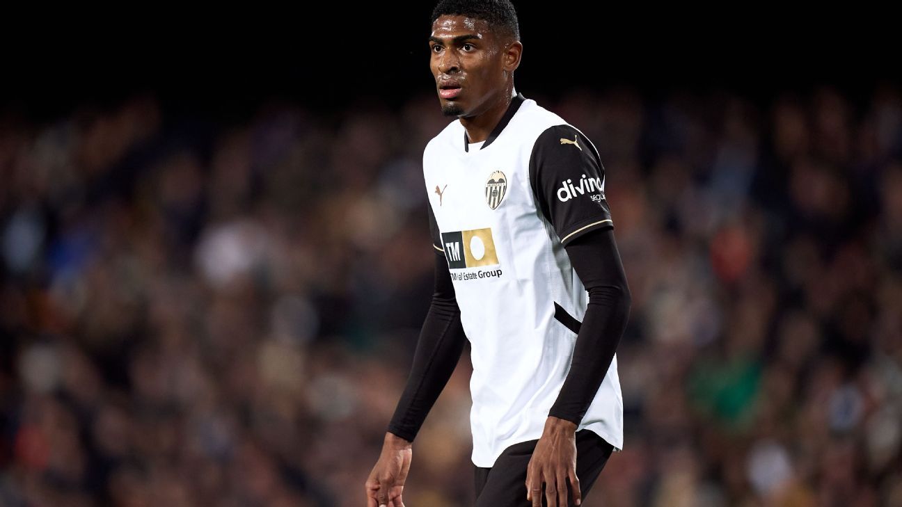 Arsenal transfers: Valencia defender Cristhian Mosquera in talks