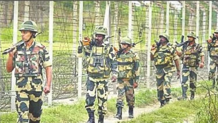 Indian Army : हवाई खतरों से अब मिलकर निपटेगी सेना और बीएसएफ, संयुक्त युद्ध कौशल को मजबूत करेगी पश्चिमी कमान