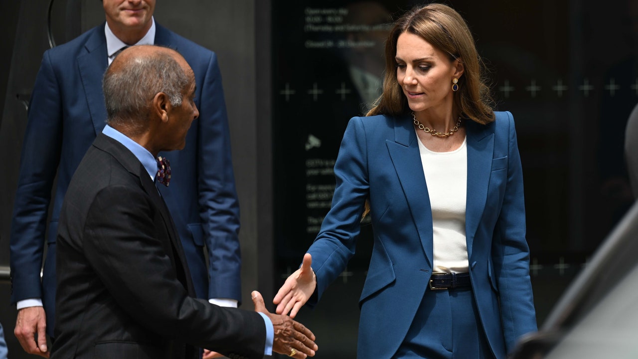 Even Kate Middleton Can’t Resist a Chunky Chain Necklace