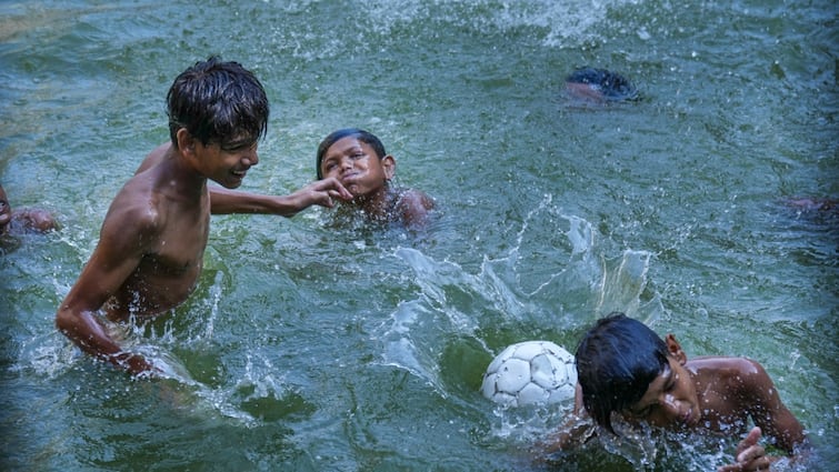 Delhi Weather Update IMD Forecasts Rain, Thunderstorms Amid Intense Heatwave