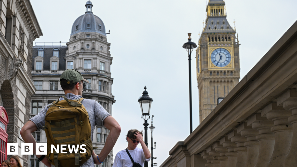 Public invited to decide how MPs’ pay should be set