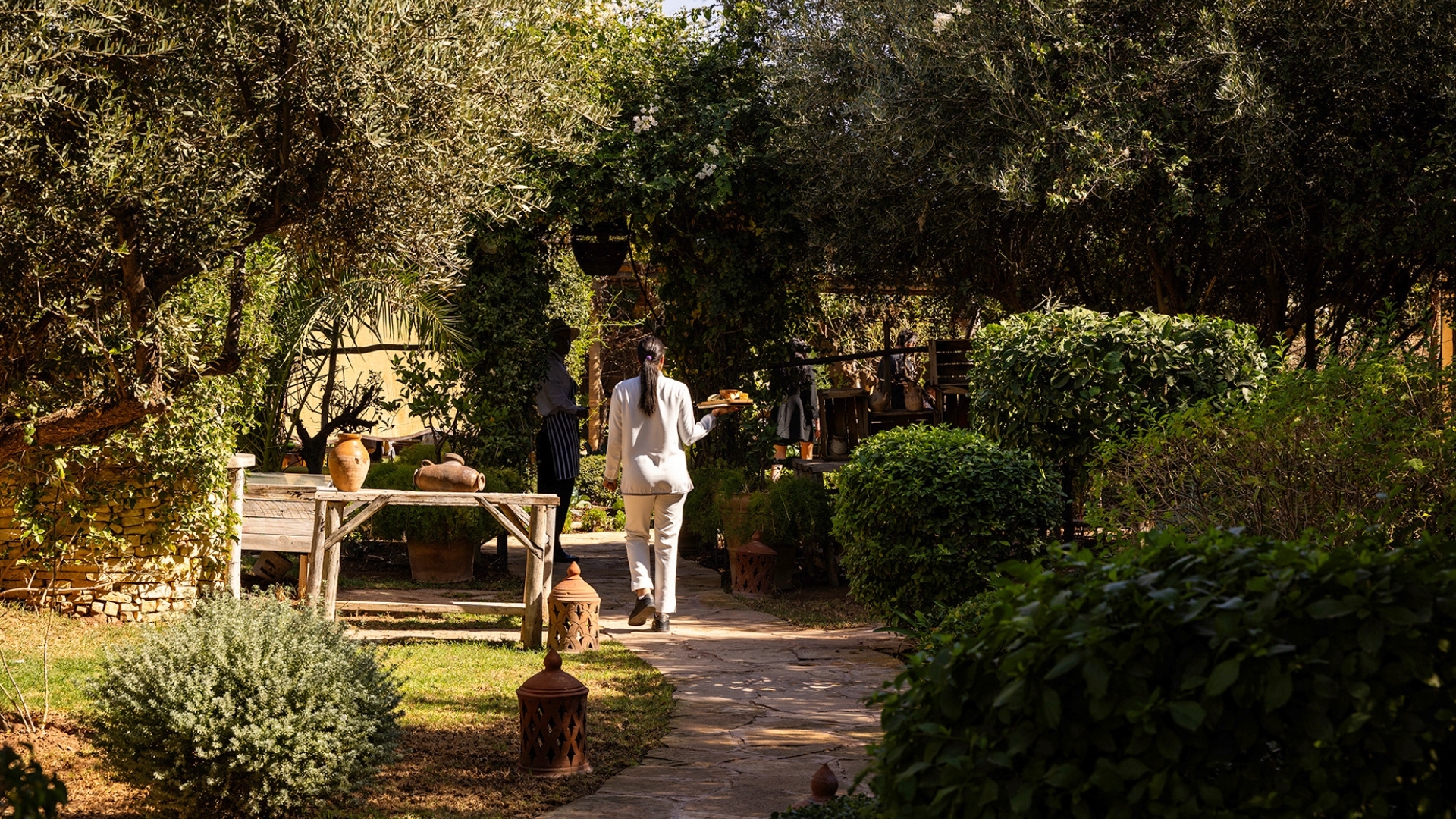 10 Hotels That Celebrate Authentic Local Restaurants