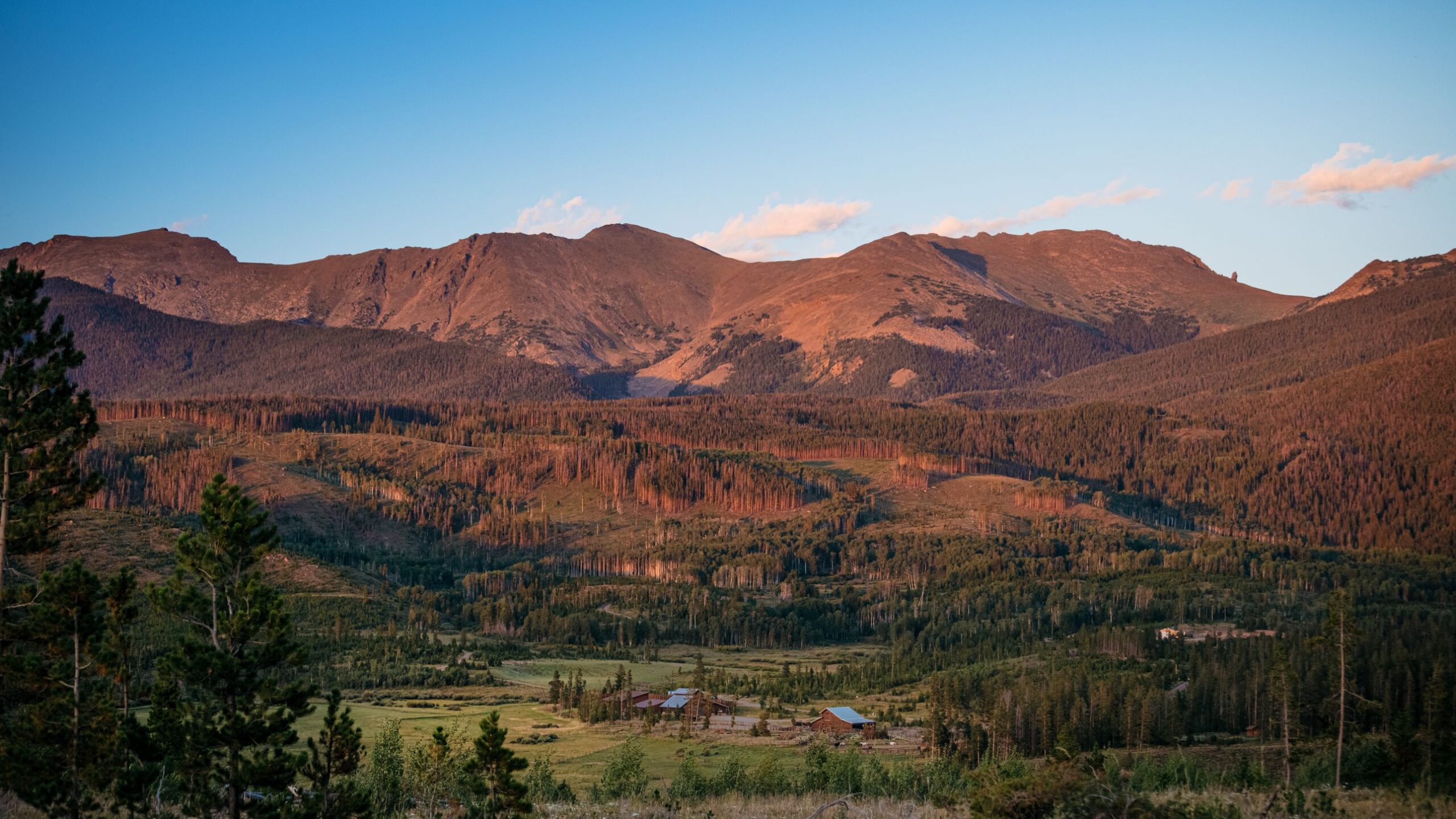 13 Best Places to Stay in and Around Rocky Mountain National Park