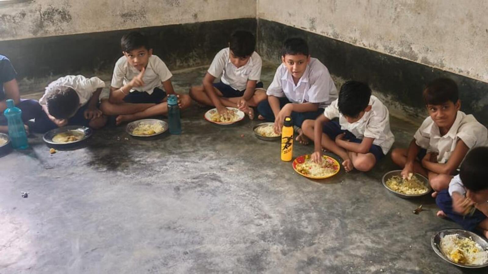 Bengal School practices different mid-day meals to Hindu, Muslim students Kolkata