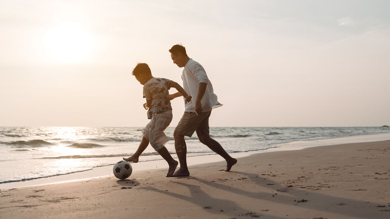 11 Ideas for Trips With Dad, From Ghost Hunting in Louisiana to a Wildlife Excursion in South Africa
