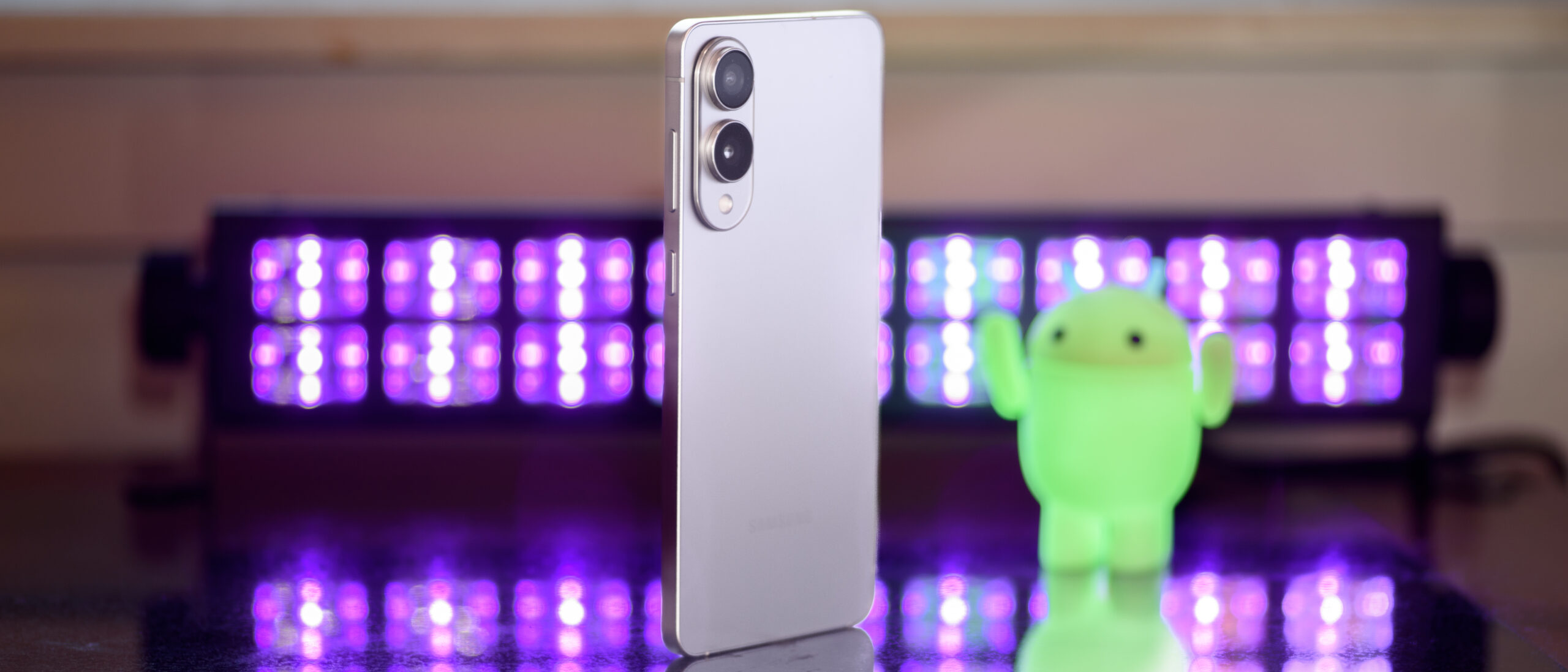 Samsung Galaxy S25 Edge review: a little bit less and never the most
