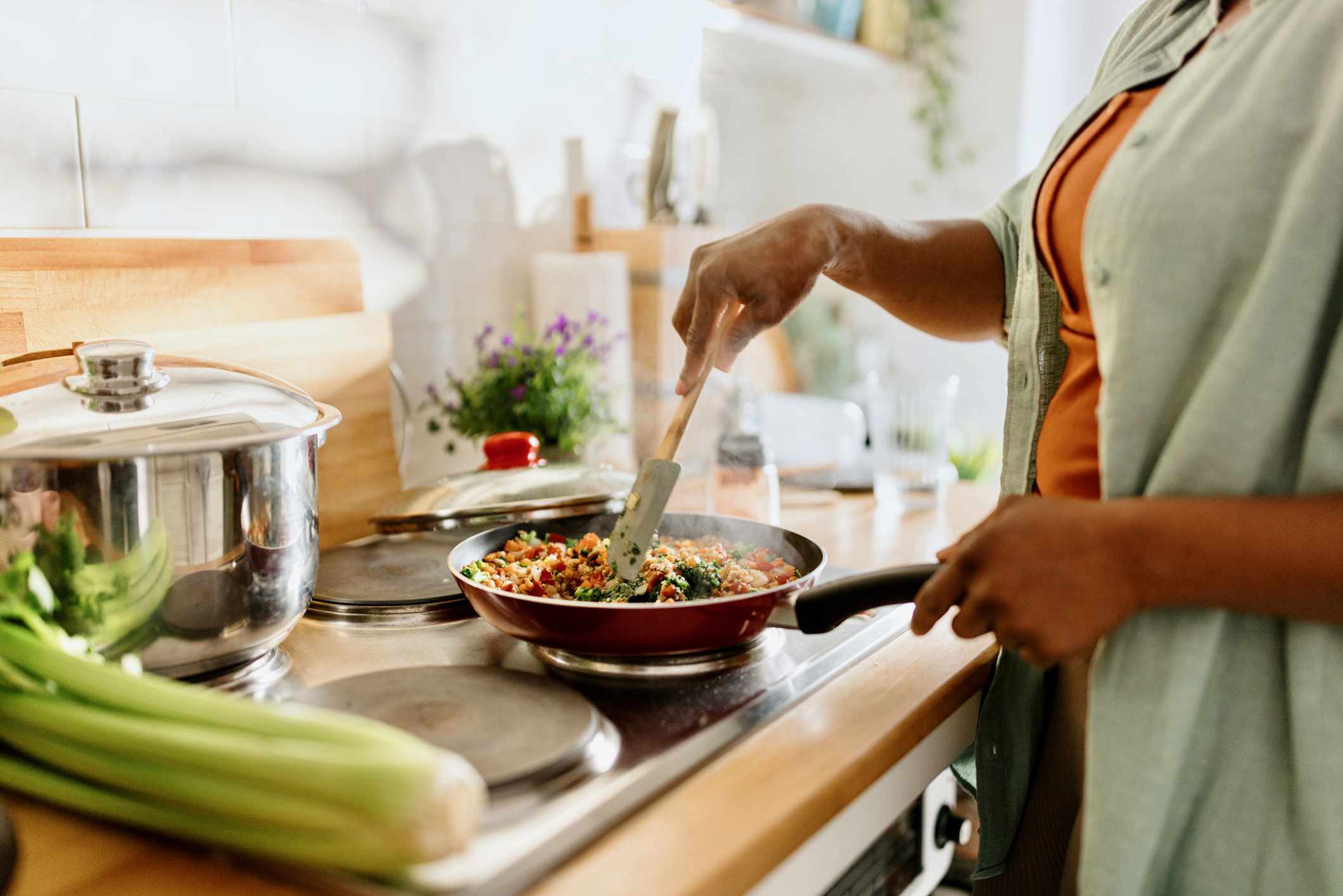 These Are the 6 Essential Nutrients Your Body Needs