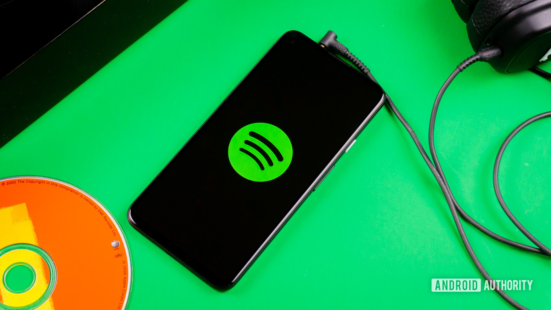 Two American senators have some questions about the price collision of Spotify