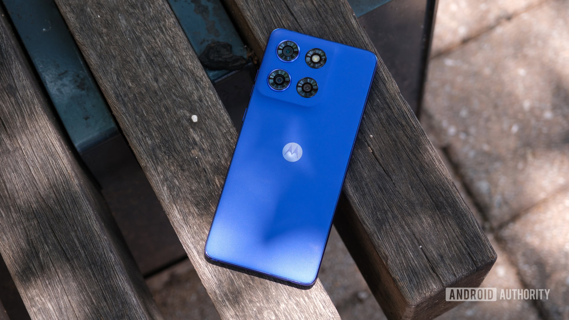A budget Moto phone for power users