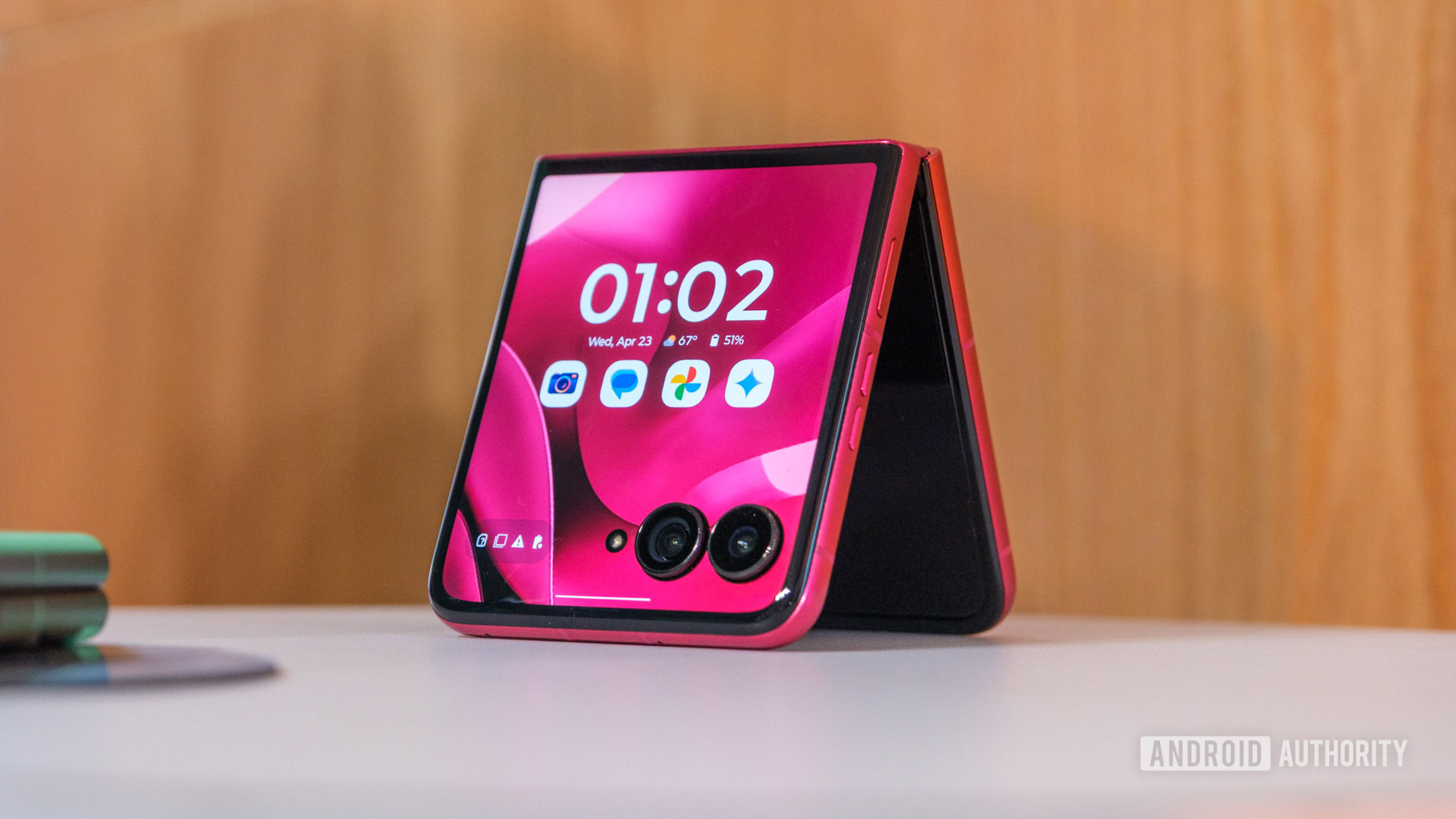 Motorola Razr Plus 2025 drops for record-weed price: Save $ 300!