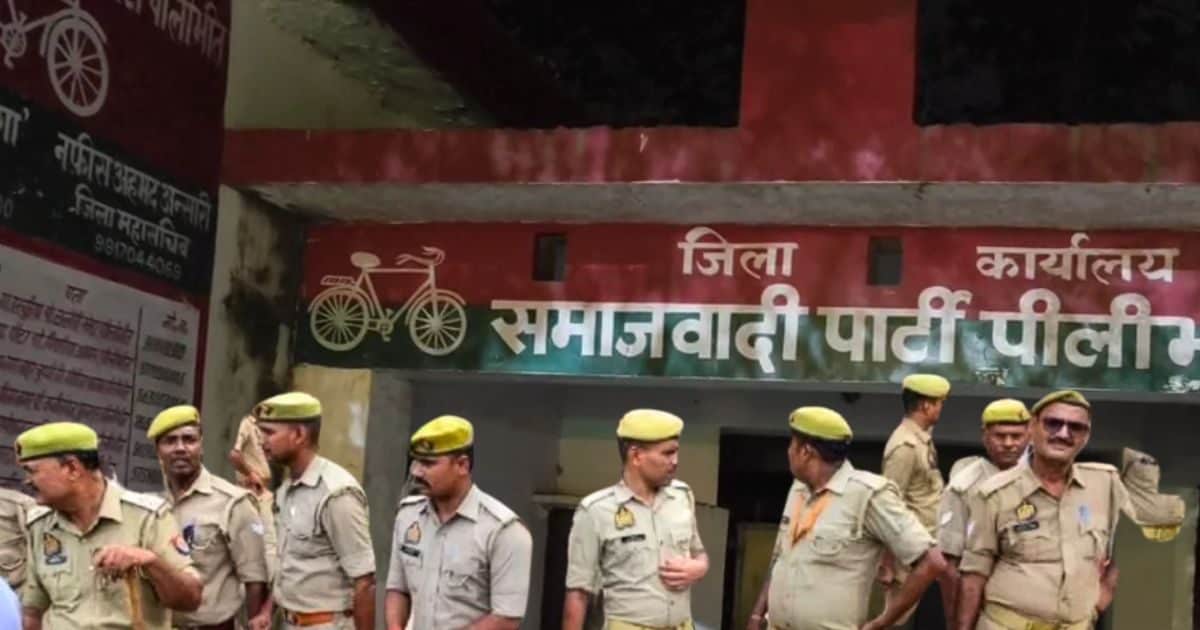 समाजवादी पार्टी कार्यालय के बाहर खड़ी हुई 7 थानों की पुलिस, 200 सिपाही गढ़ाए हैं नजर, अखिलेश यादव तक पहुंचा मामला