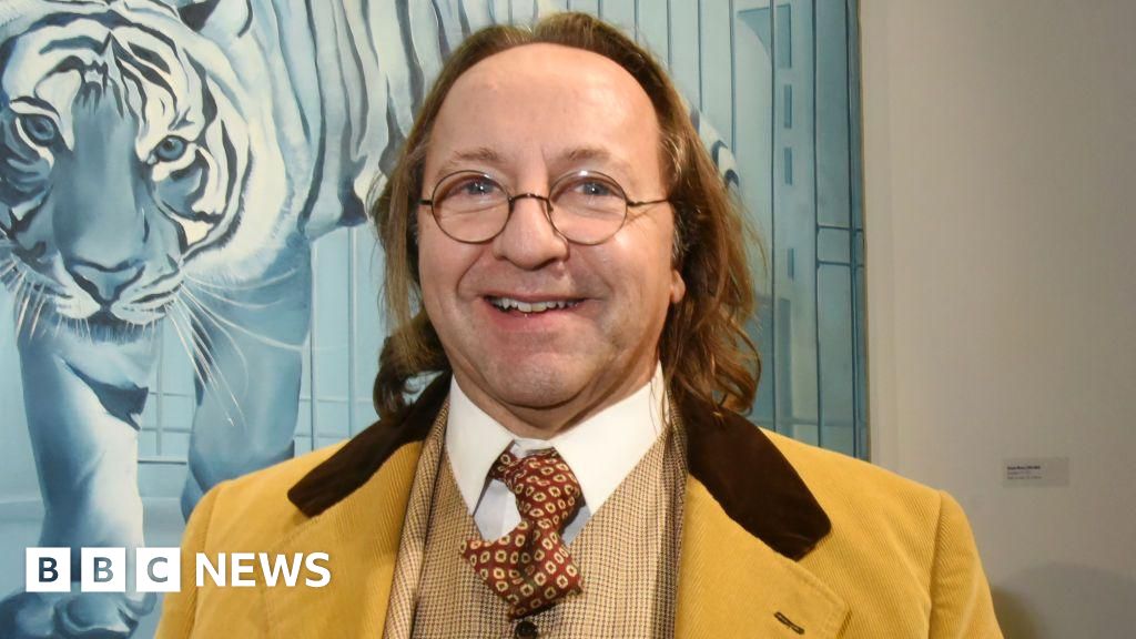 French antiques fraudsters were found guilty of Versay Kursi Scam