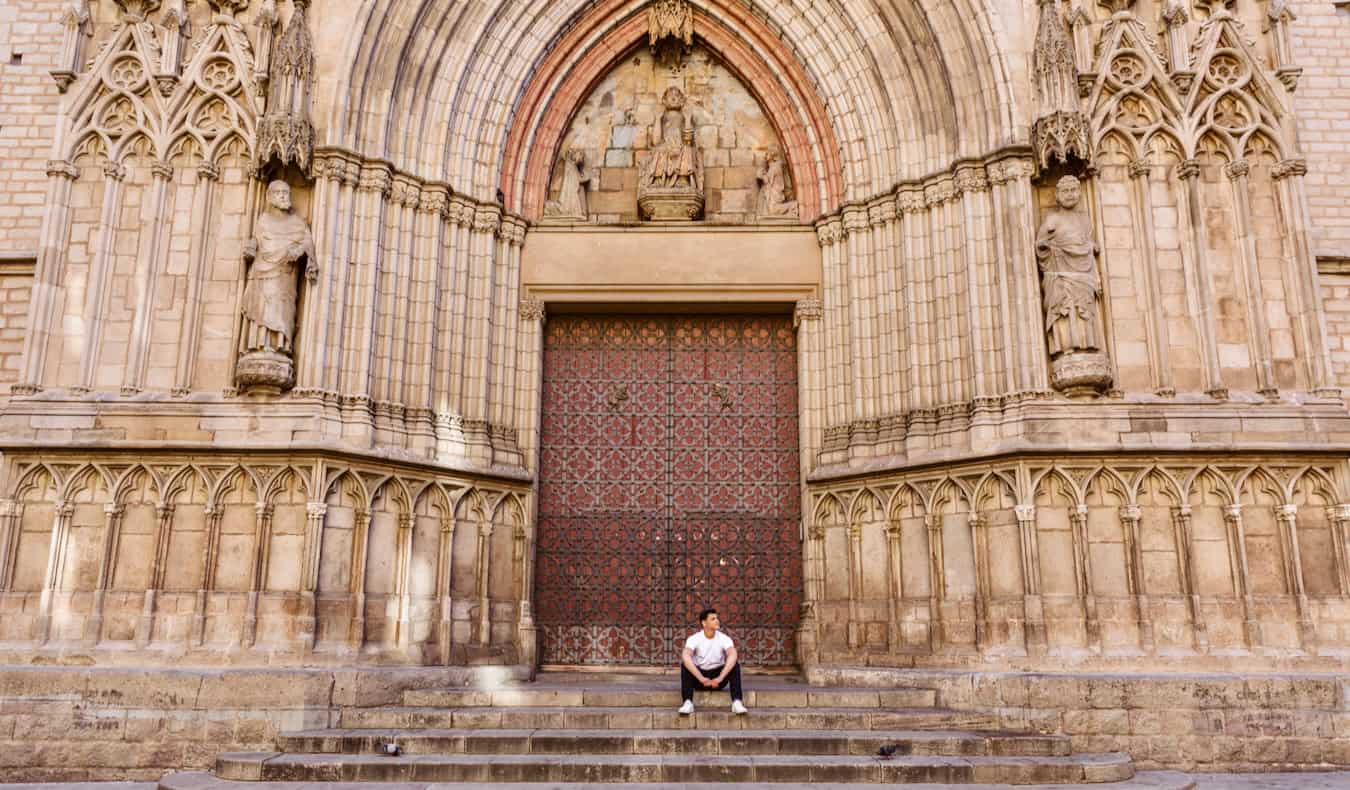 How to Overcome Being Alone & Meet People When You Travel