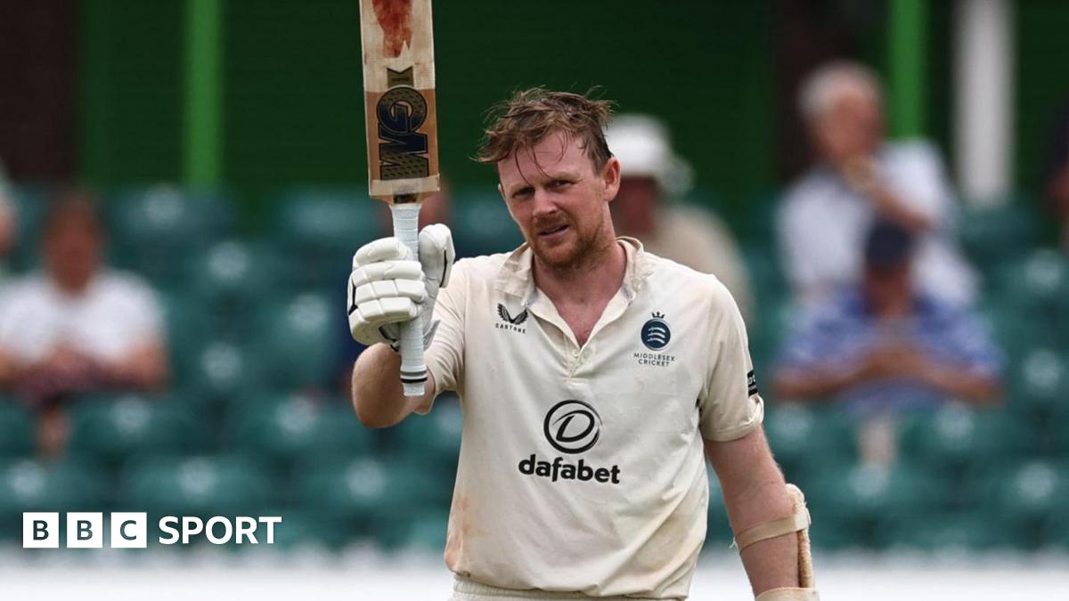 County Championship: Sam Robson ton puts Middlesex on top against Leicestershire