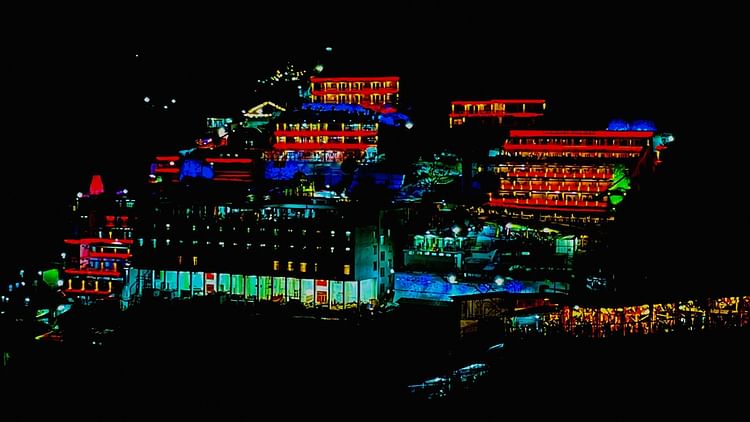 Katra : गर्मी के बावजूद वैष्णो देवी दरबार में उमड़े श्रद्धालु, 24 हजार ने किया प्रस्थान; प्रशासन ने दी यह सलाह Katra : गर्मी के बावजूद वैष्णो देवी दरबार में उमड़े श्रद्धालु, 24 हजार ने किया प्रस्थान; प्रशासन ने दी यह सलाह