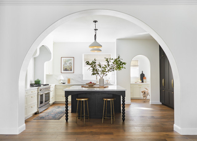 4 Inspiring Kitchens in 320 to 350 Square Feet