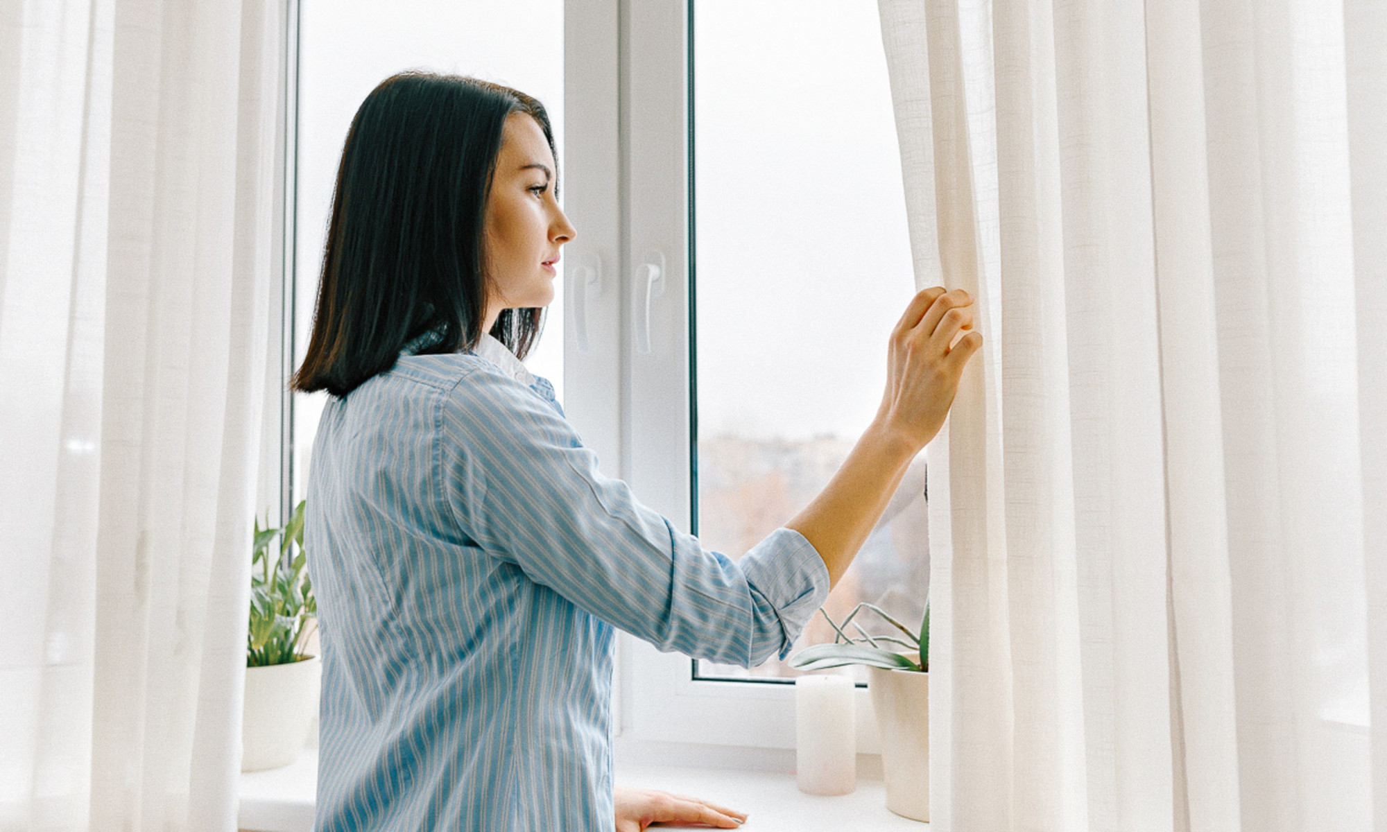 How To Train Yourself To Wake Up Earlier, From A Sleep Doc