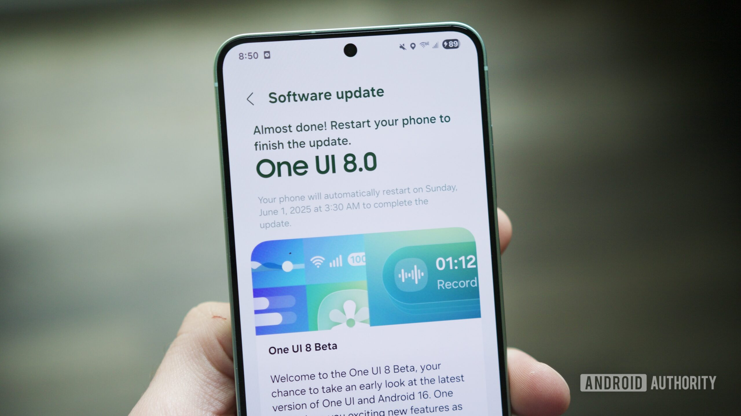 A UI 8 beta introduces a size-shift lock screen clock design