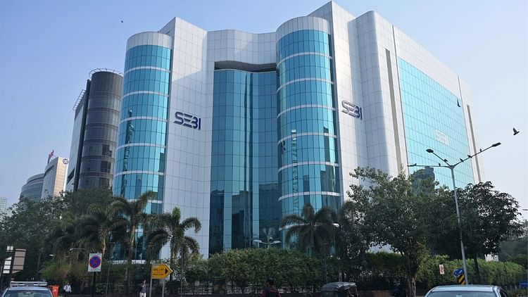 SEBI: सेबी ने निवेशकों की सुरक्षा बढ़ाने के लिए पंजीकृत बिचौलियों के लिए नई यूपीआई प्रणाली अनिवार्य की, जानें