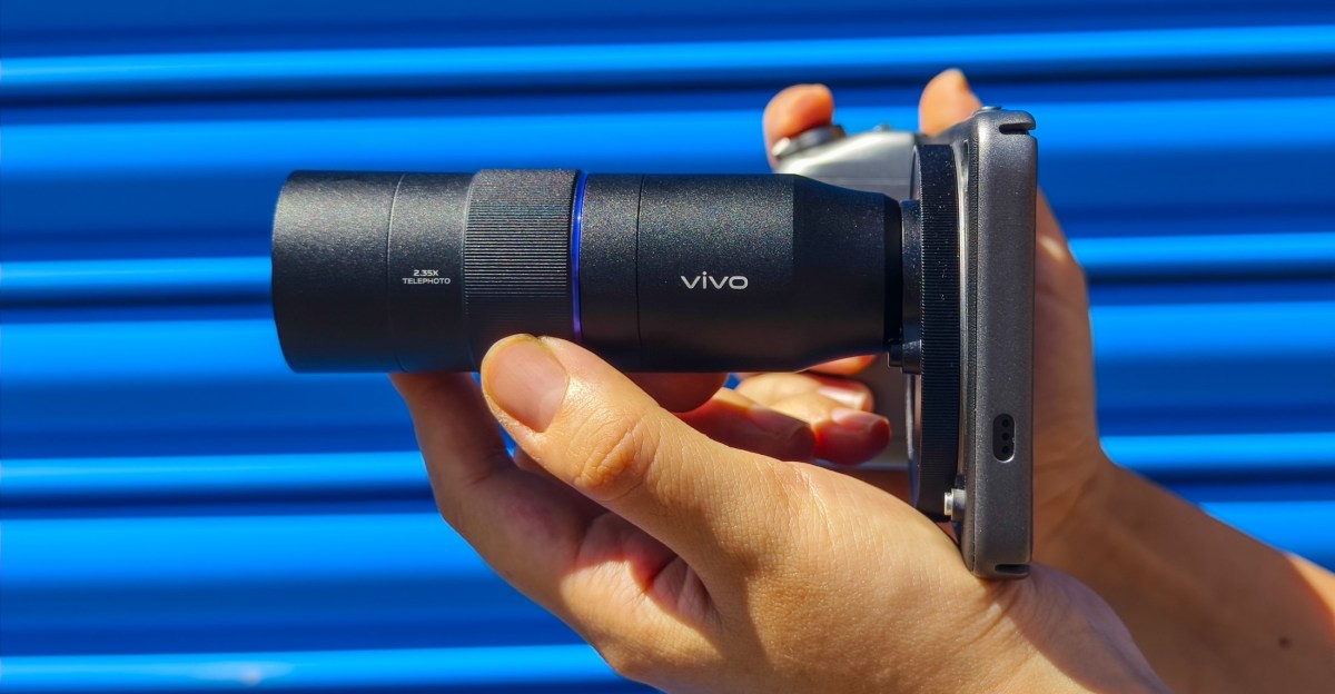 Vivo’s telephoto extender makes the world’s best phone camera better