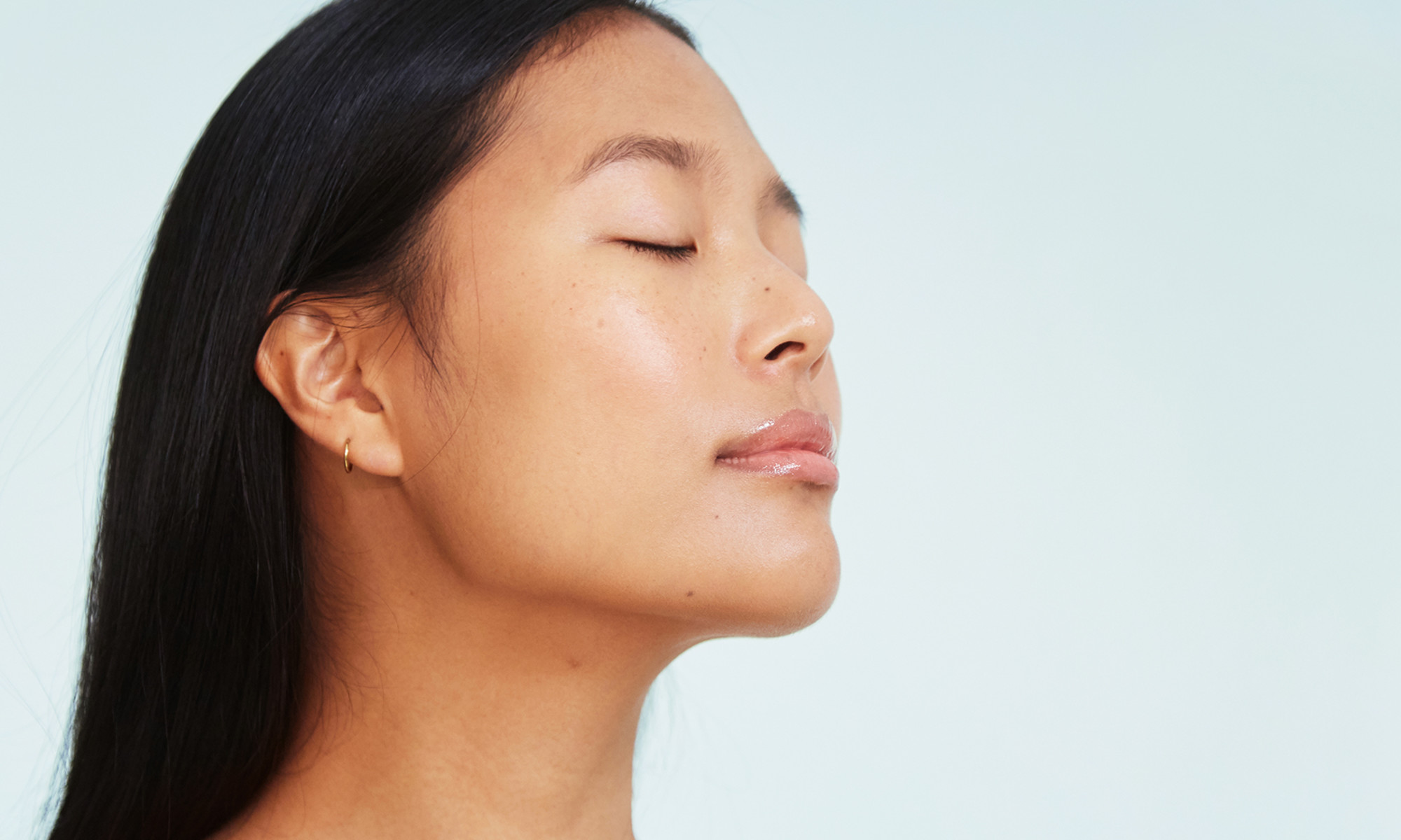 Long Day? These Facial Massage Techniques Release Tension (& Fine Lines)