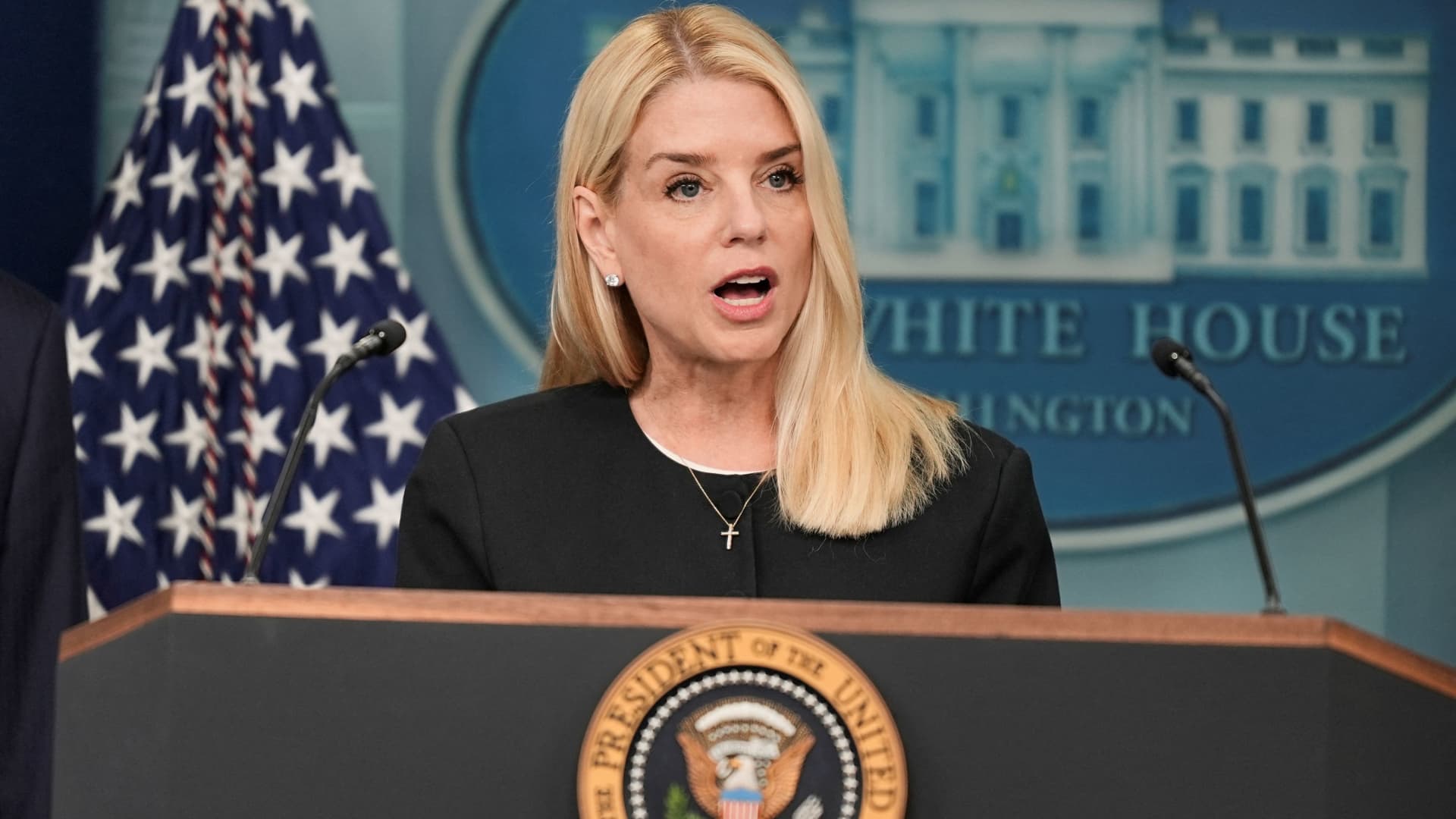 Justice Dept. asks court to unseal grand jury transcripts