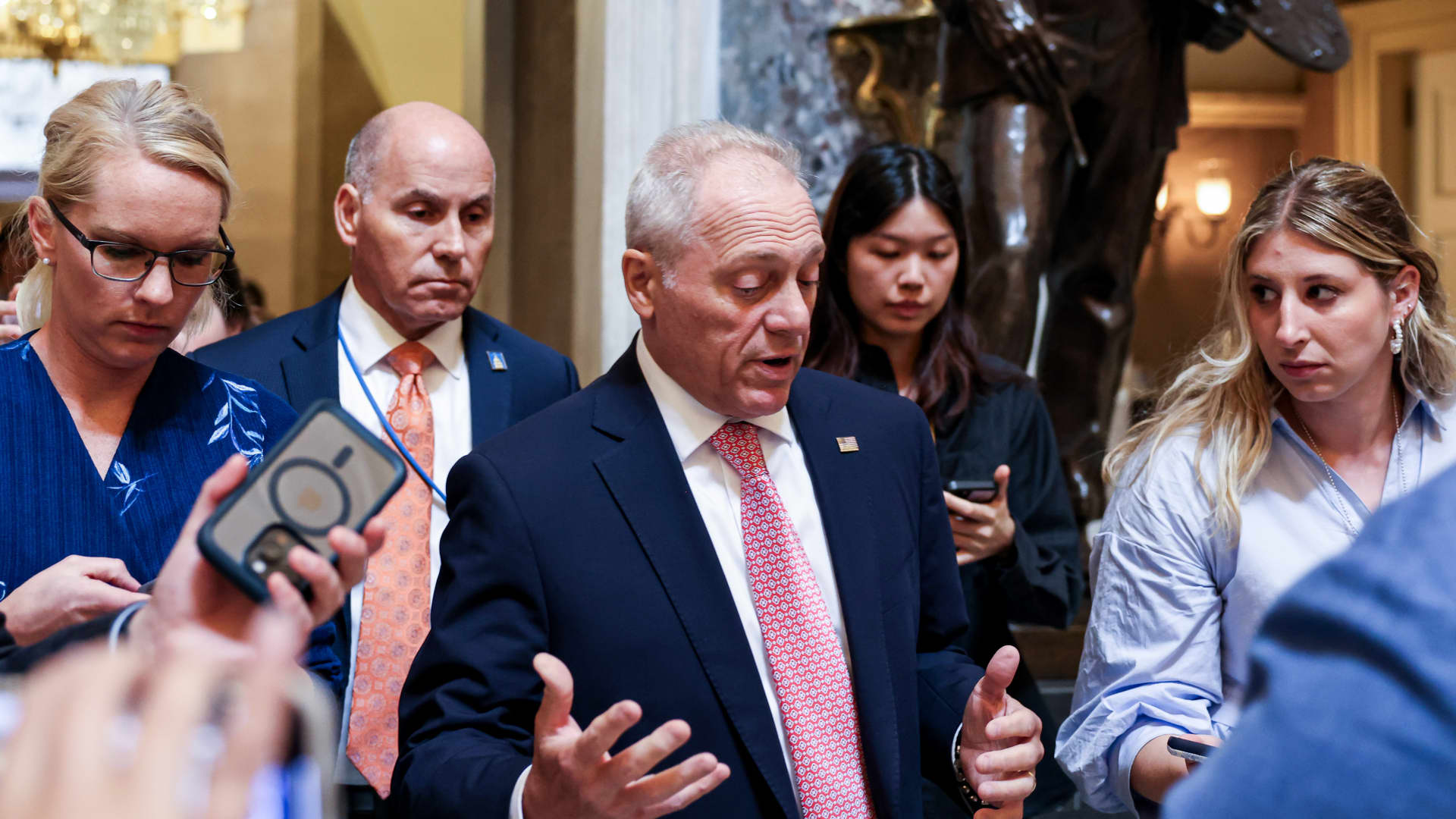 Crypto bills stall in Congress for second day