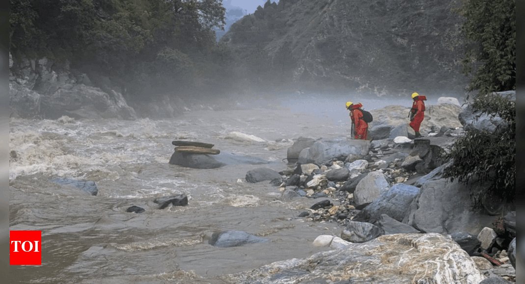 69 dead in Himachal Pradesh monsoon havoc: 250 roads blocked, many missing, Rs 400 crore loss reported; rescue operations on | Shimla News