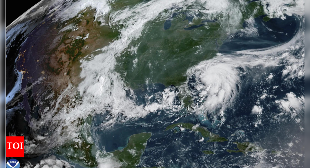 Tropical Storm Chantal: Strong winds and weather warnings in place; storm strengthens ahead of landfall in Carolinas | World News Tropical Storm Chantal: Strong winds and weather warnings in place; storm strengthens ahead of landfall in Carolinas | World News