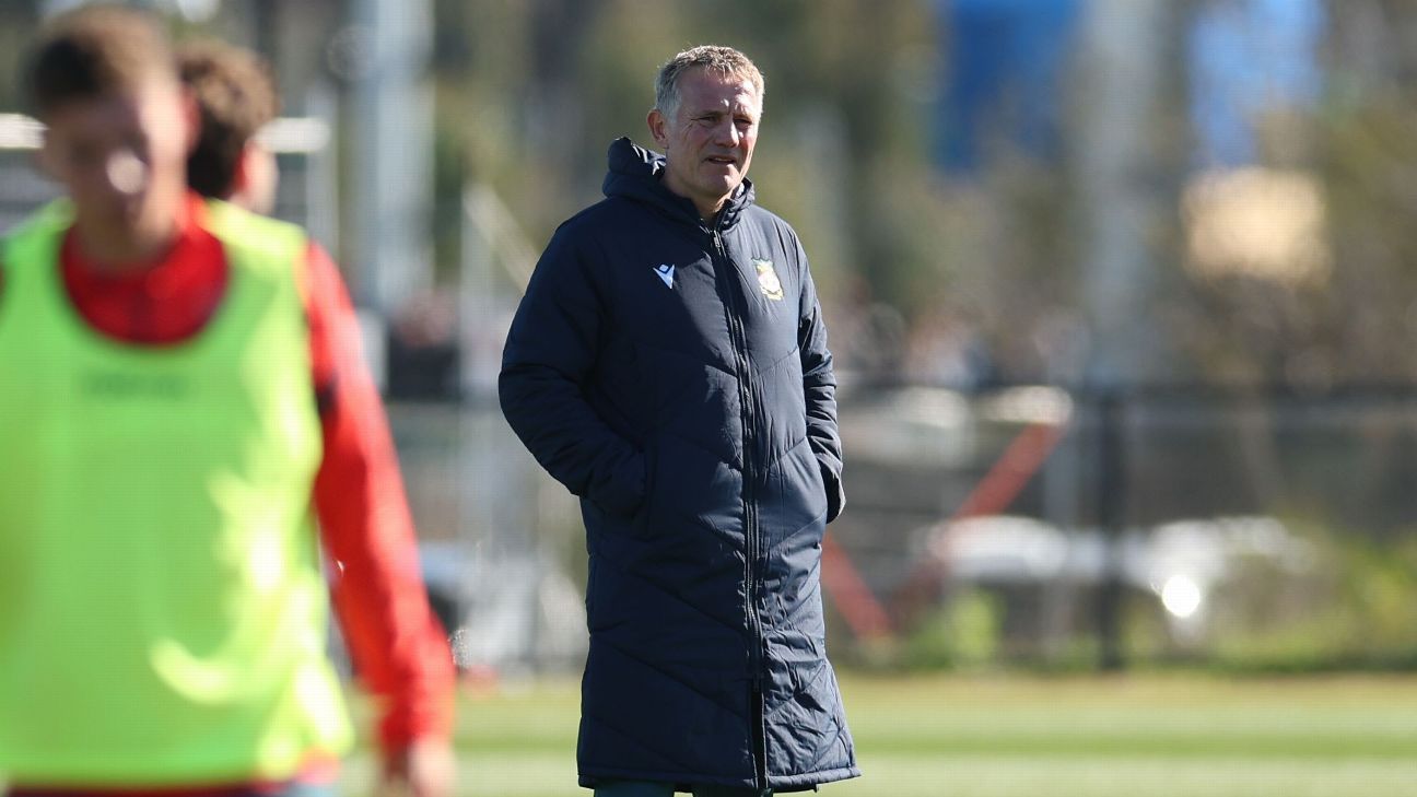 Wrexham’s Australia and NZ tour diary: Doing transfer deals from Down Under