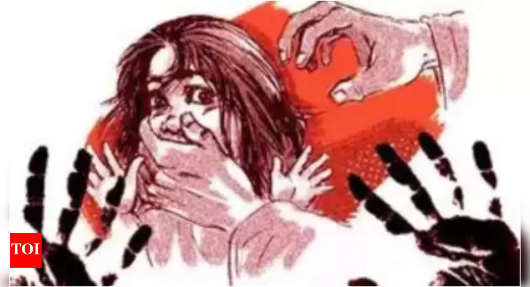 90% body burned: Odisha student sets herself on fire after sexual harassment complaint goes unheard; accused detained | India News 90% body burned: Odisha student sets herself on fire after sexual harassment complaint goes unheard; accused detained | India News