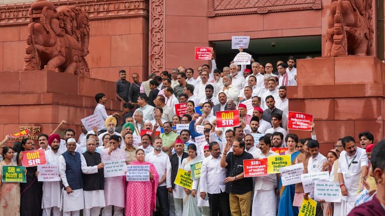 ECI Flags Over 52 Lakh Voters For Deletion; Oppn Protests ‘Vote Bandi’ In Assembly, Parliament