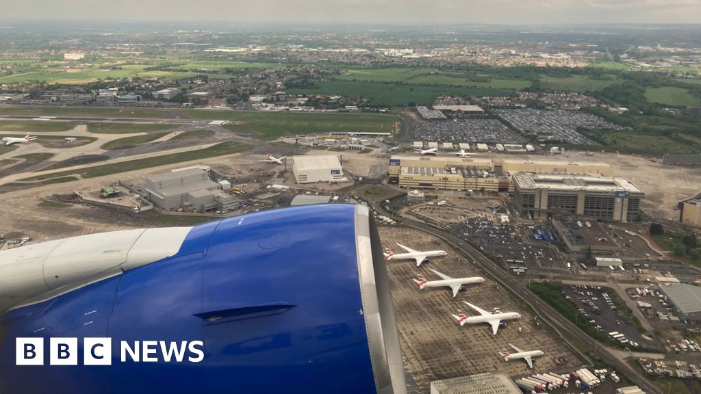 Airlines angry at planned rise in Heathrow passenger charges