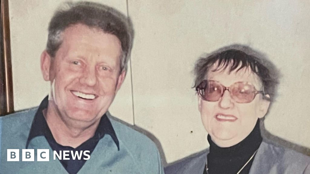 Canterbury sub-postmistress conviction referred to appeal court
