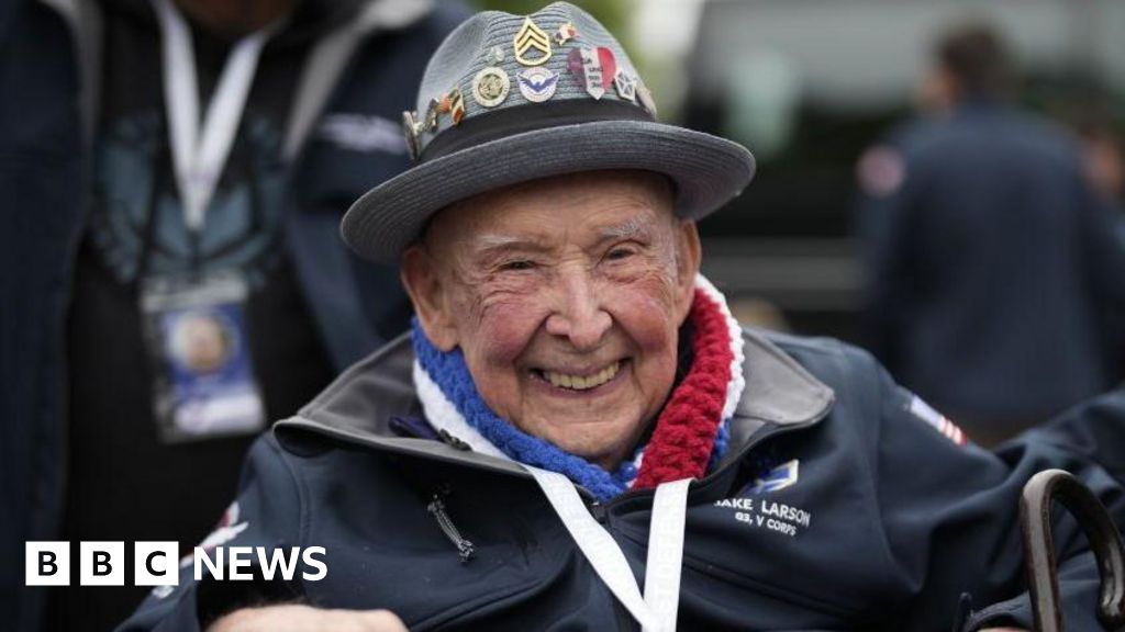 WW2 experienced and Tiktok star ‘Papa’ Jake Larsen dies at the age of 102