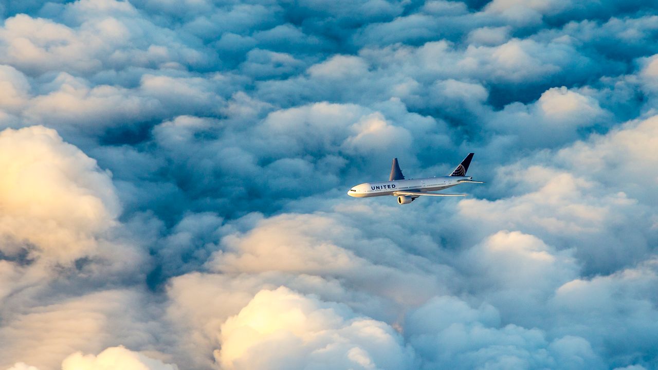 United Has 4 Lounges at Newark Airport—Which One Is the Best?
