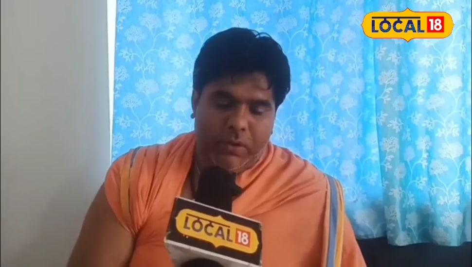 Aaj Ka kumbh Rashifal 11 July 2025 : आज कुंभ राशि वालों पर काम की बारिश, लेकिन चमकेगा करियर का सूरज!