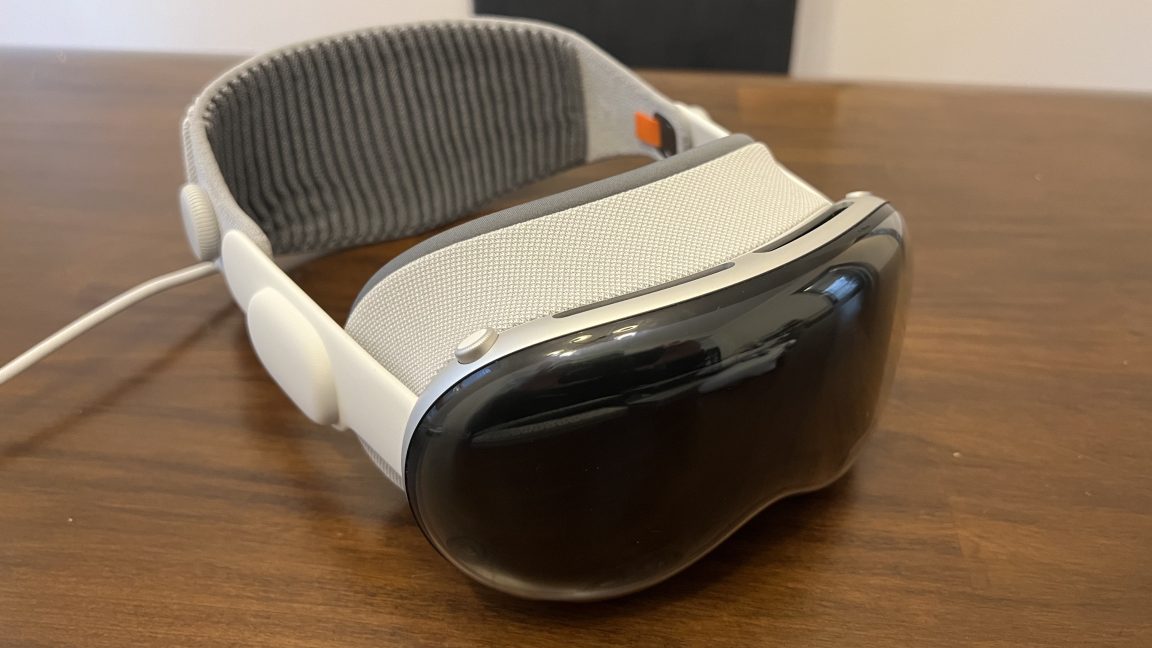 Analyst: M5 Vision Pro, Vision Air, and smart glasses coming in 2026–2028