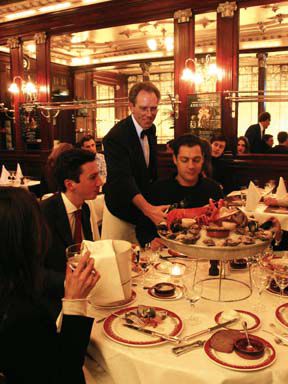 French Restaurant Phrases and Vocabulary for Dining Out