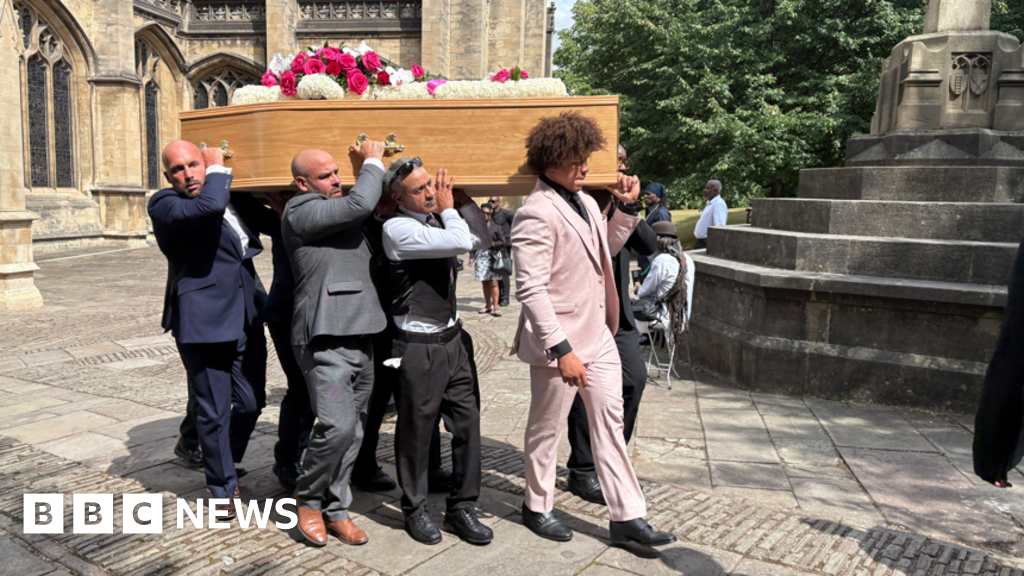 Hundreds attend David ‘Syd’ Lawrence’s emotional funeral