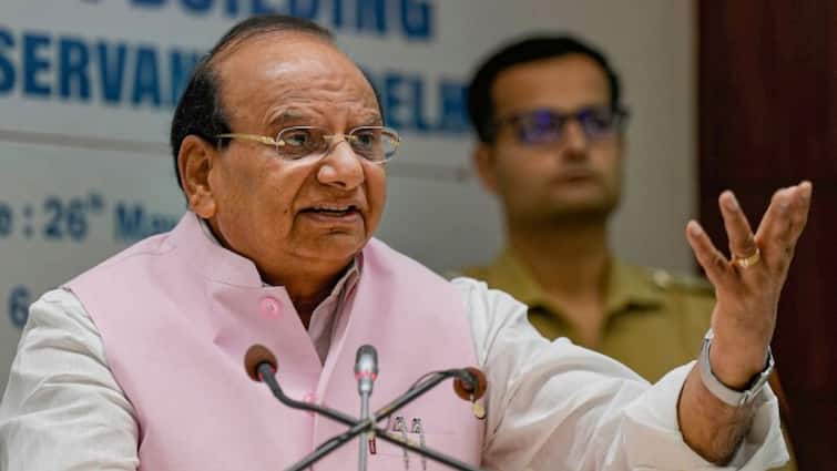 Delhi LG Saxena Slams End Of Life Vehicle Scrappage As ‘Irrational, Unfair’; Seeks Supreme Court Review