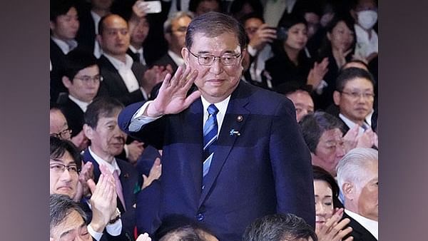 Japan Election: सत्ता गंवा सकते हैं PM  इशिबा, एग्जिट पोल में हार के संकेत; सियासी अस्थिरता की संभावना